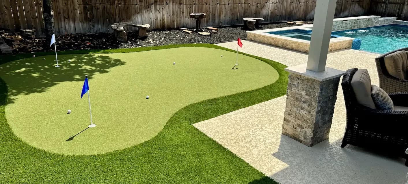 Tournament-speed putting green in Houston
